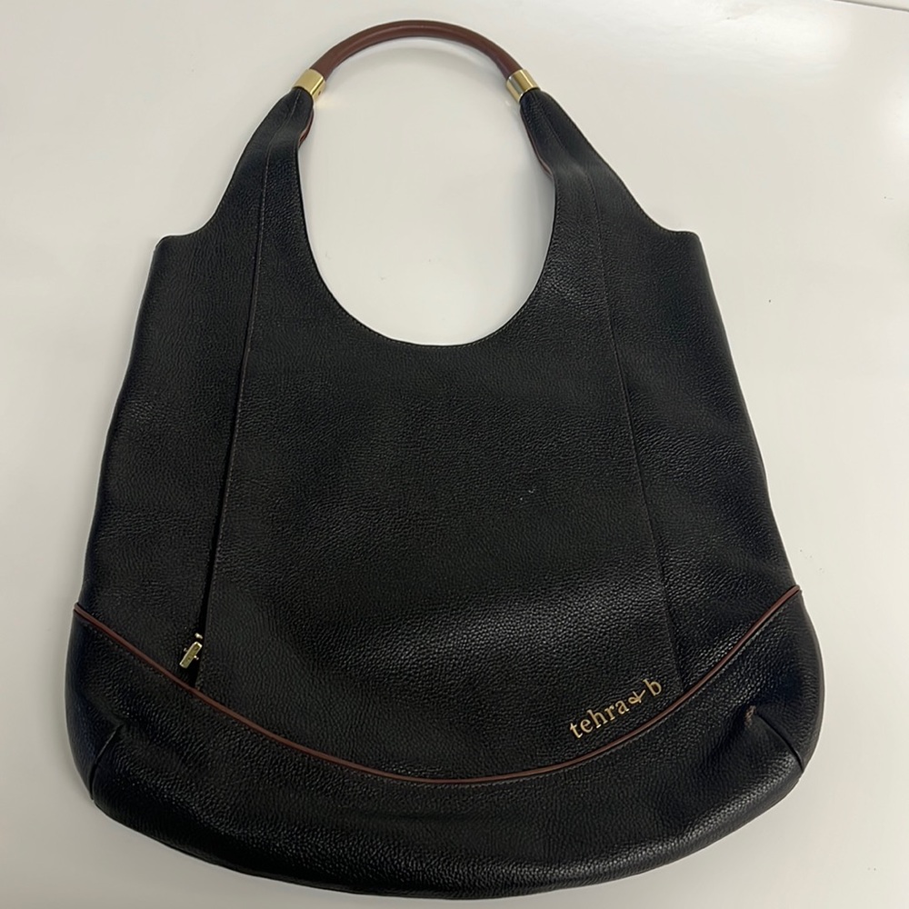 Tehra & b - pebbles leather shoulder bag H13-W15x10.5 shoulder drop. Née Used